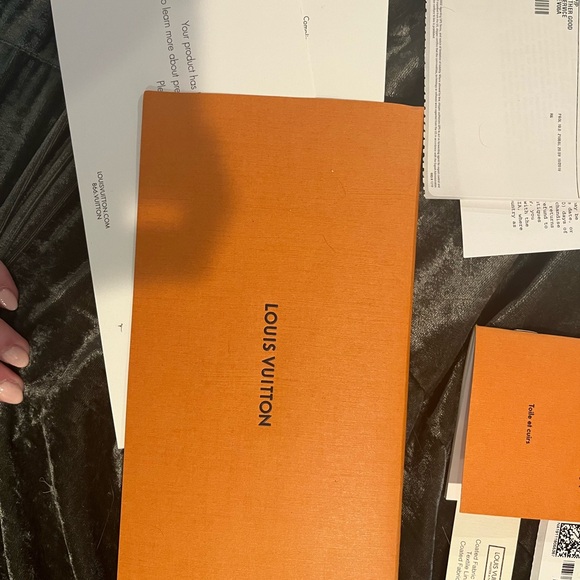 100% Authentic Louis Vuitton Onthego GM - Picture 11 of 11